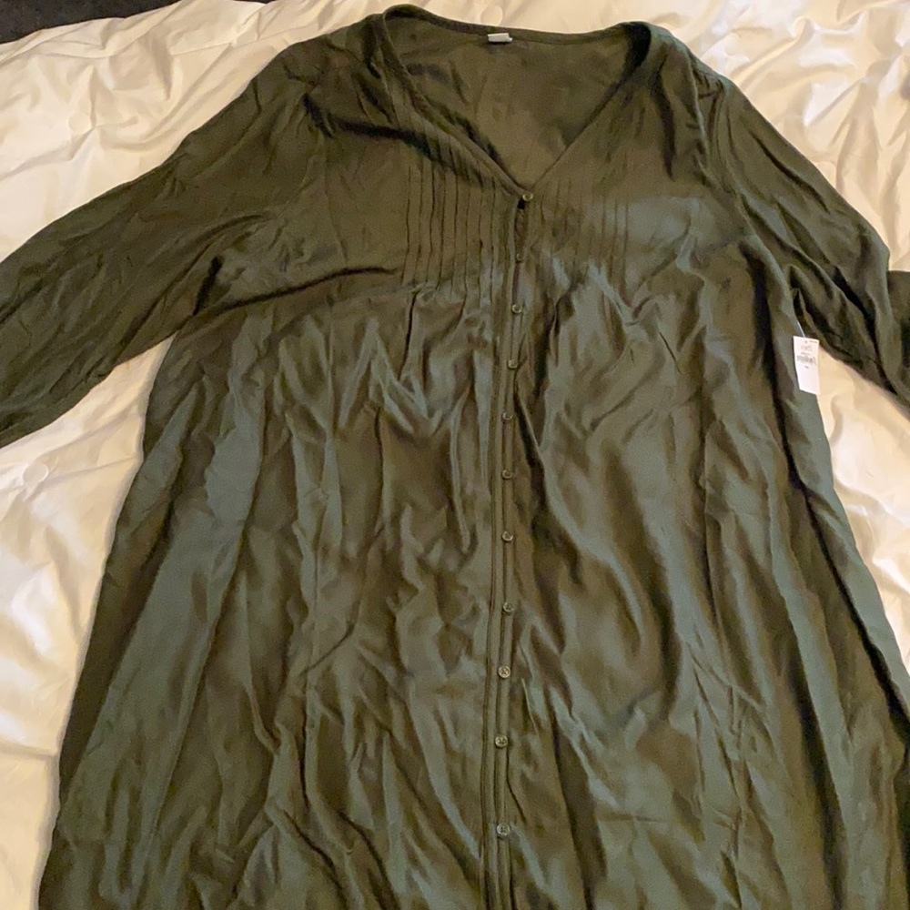Hunter green pin tuck long sleeve dress